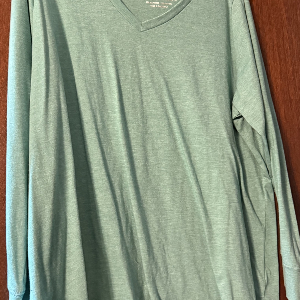 Torrid Long Sleeve Green V-Neck Tee